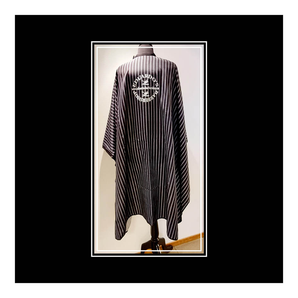 [74005996] Elhair Logo barberkappe sort med grå striper 165x150cm